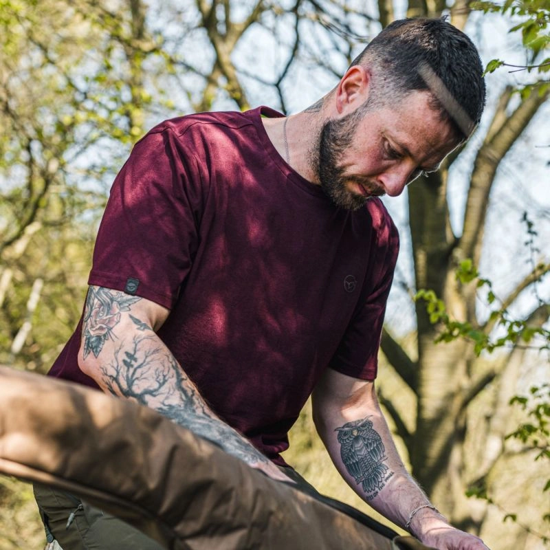 Korda TK Digi Kamo Tee Burgundy